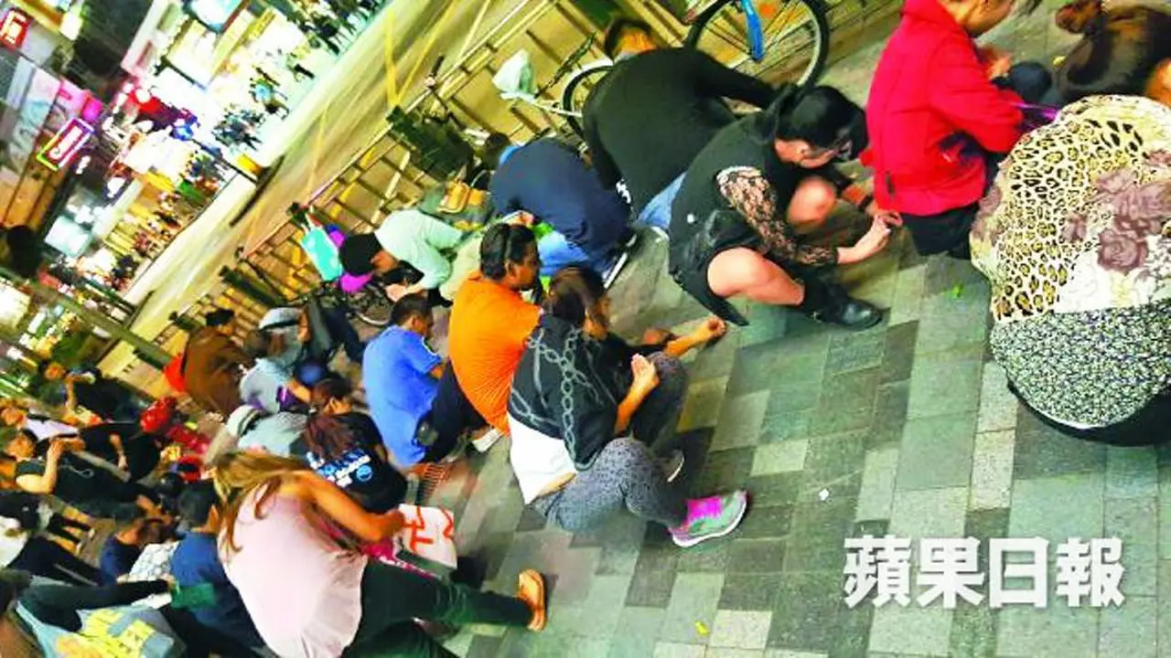 'Hujan berlian' hebohkan warga Hong Kong