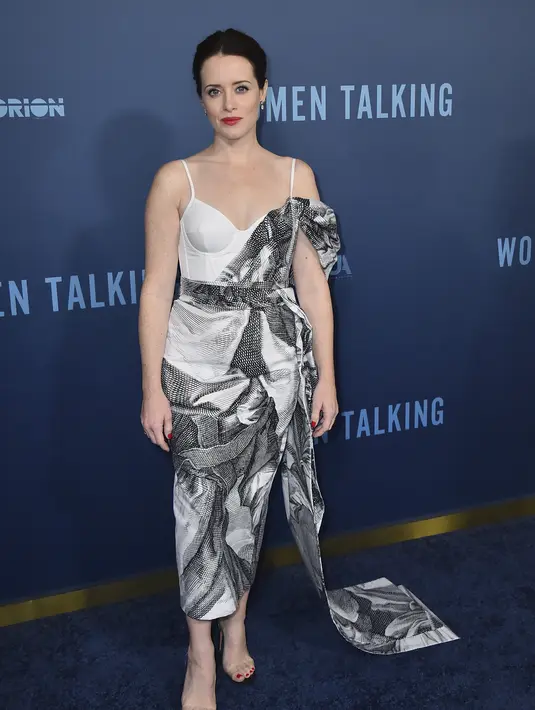 Claire Foy berpose saat menghadiri pemutaran perdana film "Women Talking" di Teater Samuel Goldwyn di Los Angeles, Beverly Hills, California pada Kamis, 17 November 2022. (Photo by Jordan Strauss/Invision/AP)