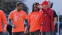 Bayern Munchen siap berpisah dengan Douglas Costa dan Renato Sanches.