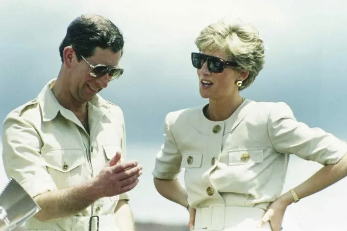 Pangeran Charles dan Putri Diana saat melakukan lawatan ke Brasil pada tahun 1991 (AP Photo/Dave Caulkin, file)
