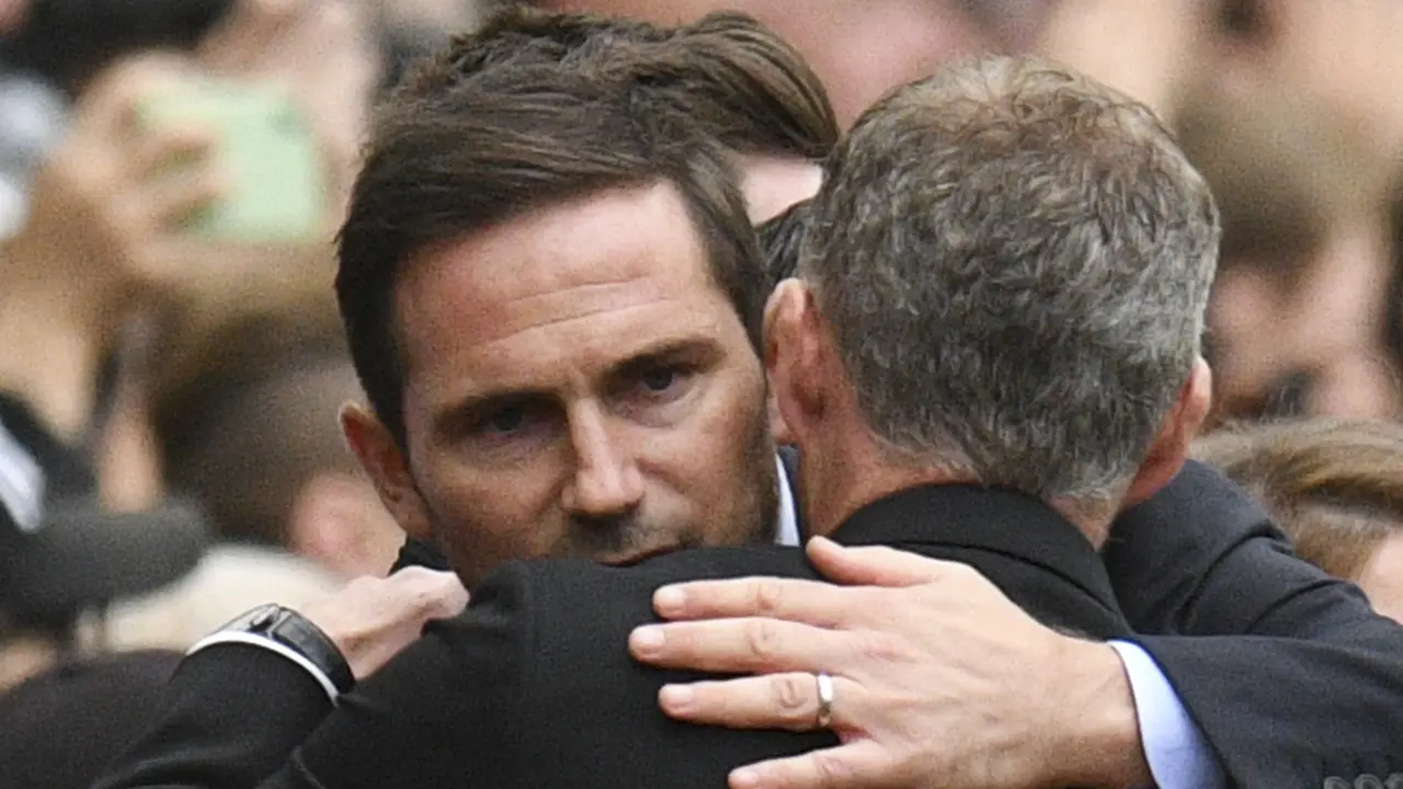 Dibantai MU 4-0, Begini Ekspresi Frank Lampard Usai Pertandingan