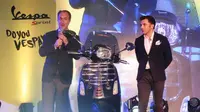 Alessandro Del Piero juga memperkenalkan Vespa Sprint edisi spesial di Vietnam.