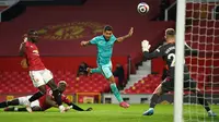 Liverpool meraih kemenangan 4-2 atas Manchester United pada laga tunda pekan ke-34 Premier League di Old Trafford, Jumat (14/5/2021) dini hari WIB. (PETER POWELL/POOL/AFP)