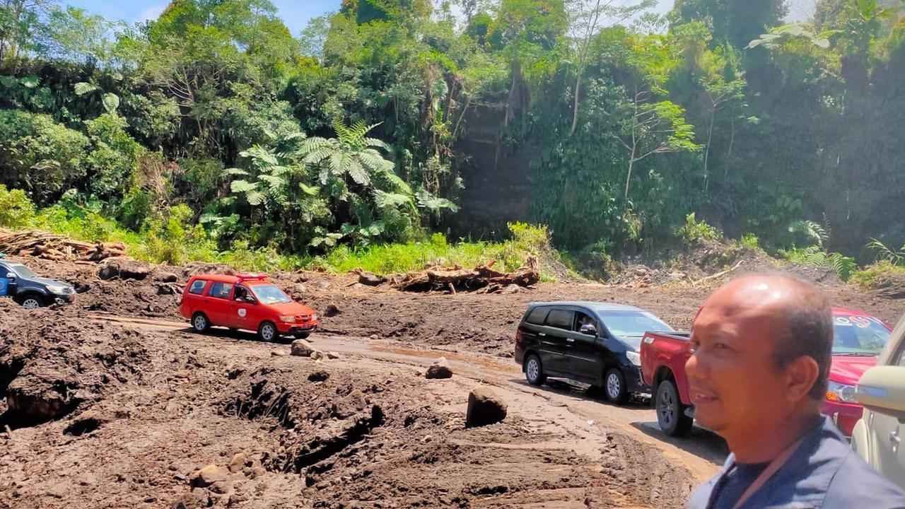 Kemensos Salurkan Bantuan Korban Banjir Bandang Nagekeo NTT
