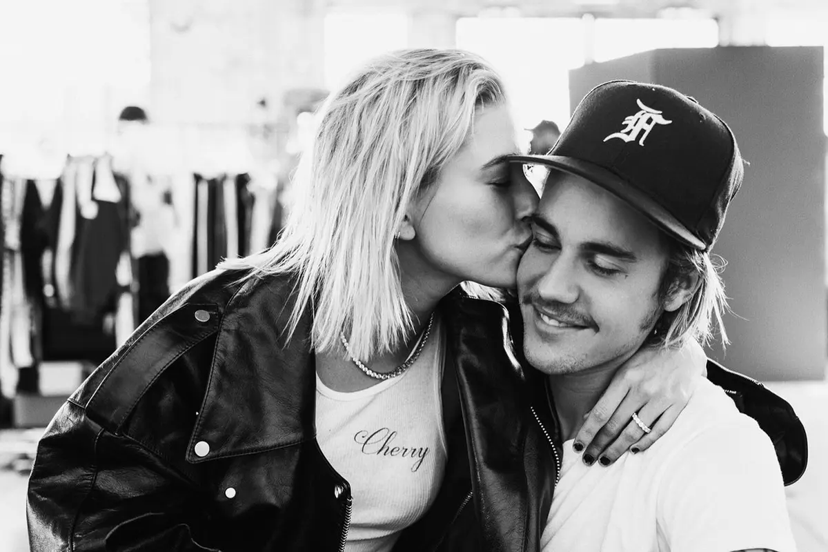 [Bintang] Hailey Baldwin - Justin Bieber