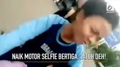 Sebuah video merekam aksi berbahaya tiga orang remaja yang melakukan selfie di atas motor.