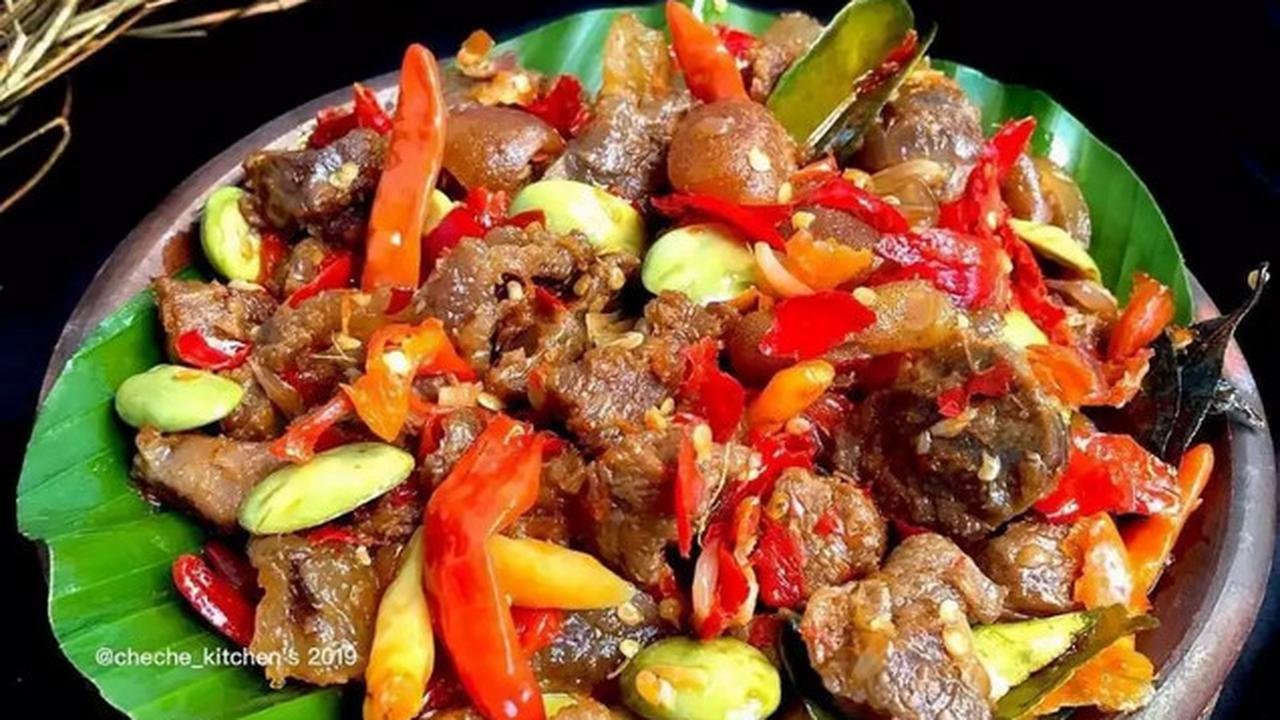 5. Resep Oseng Mercon Sapi Petai<br>