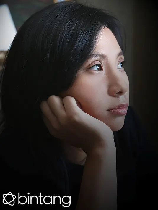 Padahal di awal karir sebagai sutradara, Livi sempat diramal tak bakal sukses karena tiga faktor penghambat yaitu Asia, muda, dan wanita. Untuk mematahkan anggapan tersebut, Livi bekerja keras. (Deki Prayoka/Bintang.com)