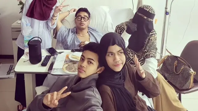 Abidzar bersama keluarga (Instagram/_ummi_pipik_)