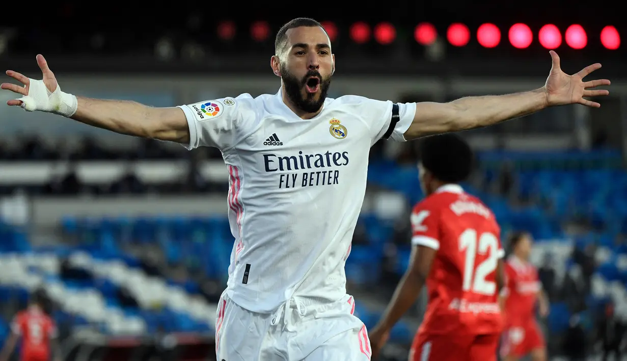 Karim Benzema. Striker Prancis berusia 33 tahun yang kini memperkuat Real Madrid ini telah mencetak 393 gol baik untuk klub maupun timnas. Bersama Timnas Prancis, 31 gol dicetaknya dalam 87 laga. Di level klub, ia mencetak 362 gol dalam 728 laga.(Foto: AFP/Pierre-Philippe Marcou)