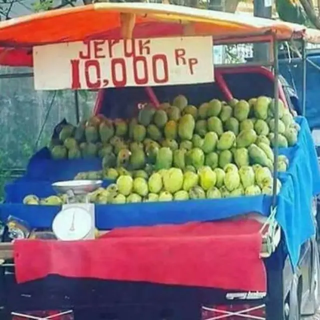 6 Tulisan Nama Buah Tak Sesuai dengan yang Dijual Ini Nyeleneh