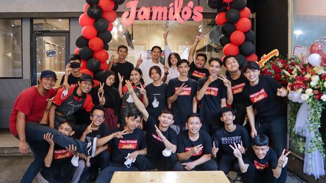 Satu Tahun Merintis, Ini 6 Momen Perayaan Anniversary Bisnis Kuliner Ibnu Jamil