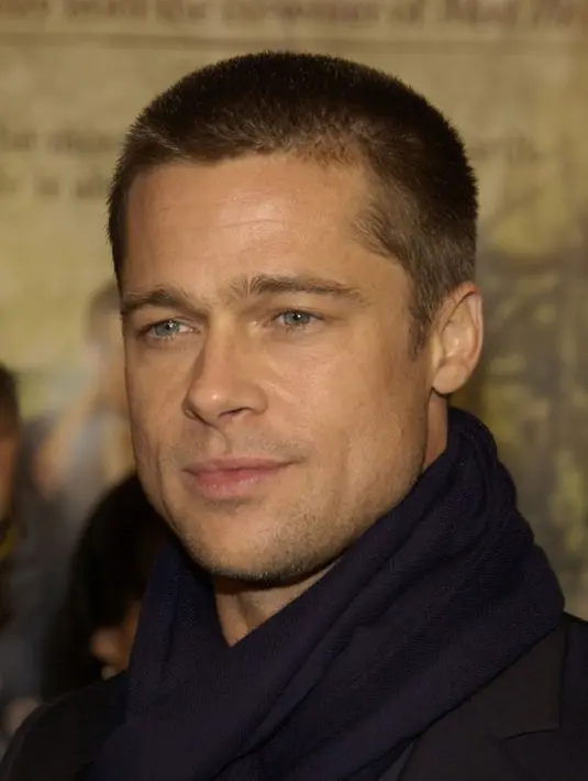 Meskipun begitu, namun tersiar kabar Gossip Cop melaporkan kejadian ini tidak benar. Dilaporkan peristiwa ini tejadi tahun lalu, di mana Angelina Jolie tengah promosi film di Cambodia, dan Brad Pitt menghampirinya. (AFP/Bintang.com)