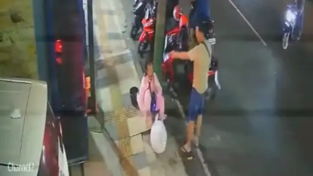 Pengamen badut dianiaya polisi di Tuban