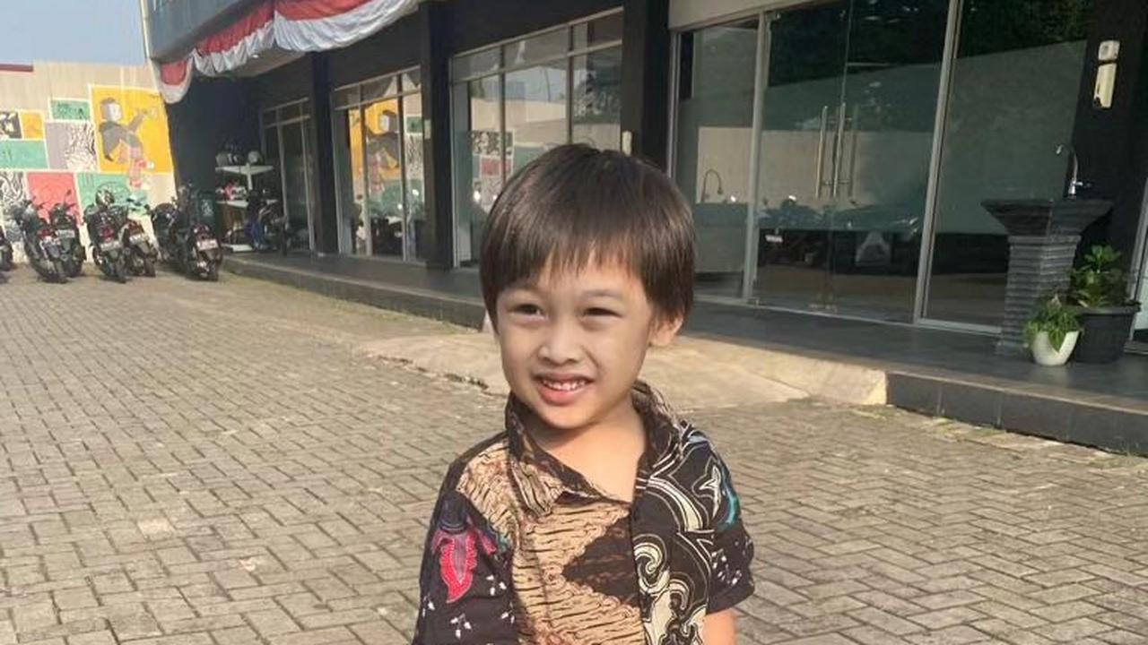 Mencuri Perhatian