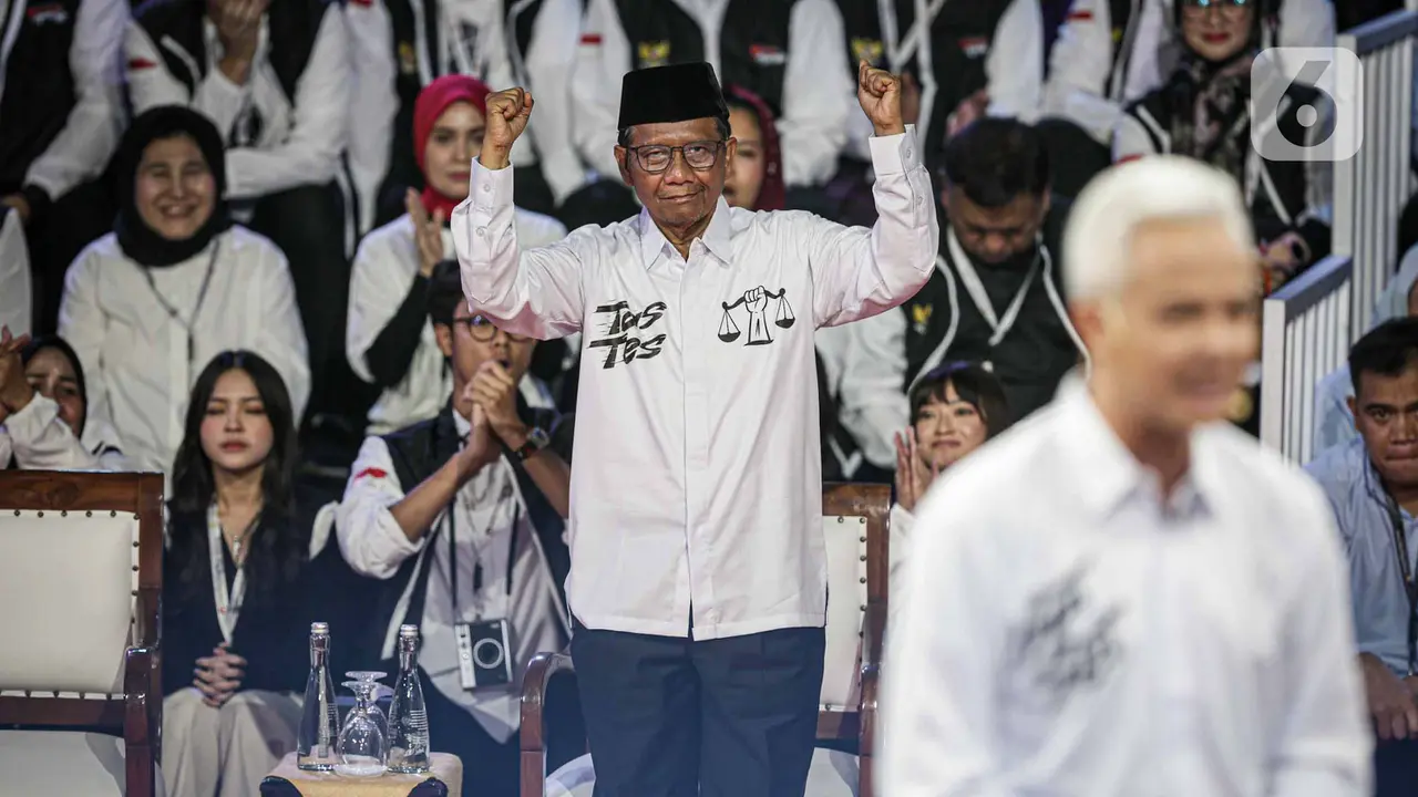 Ekspresi Para Capres/Cawapres saat Paparan Visi Misi pada Debat Perdana Pilpres 2024