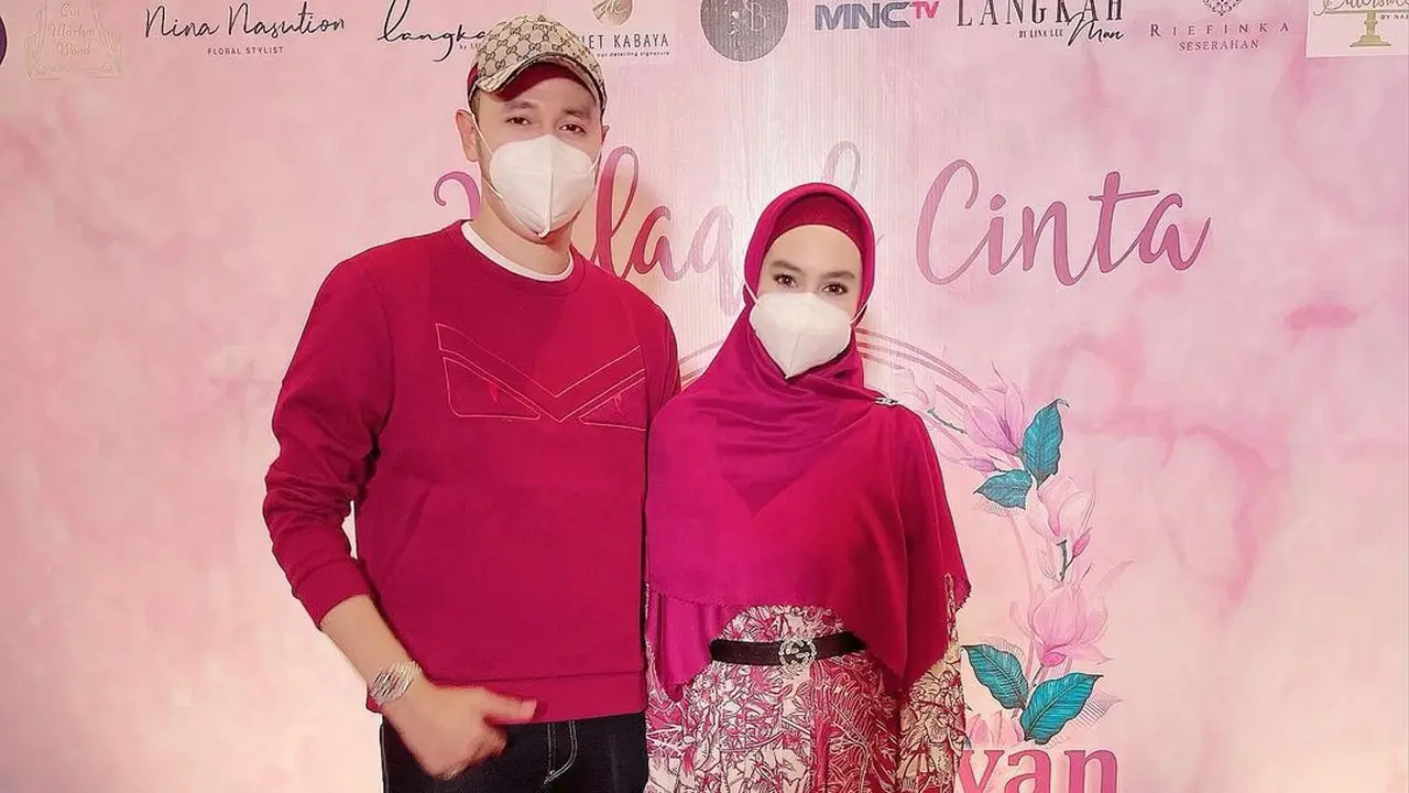 Kartika Putri dan Suami