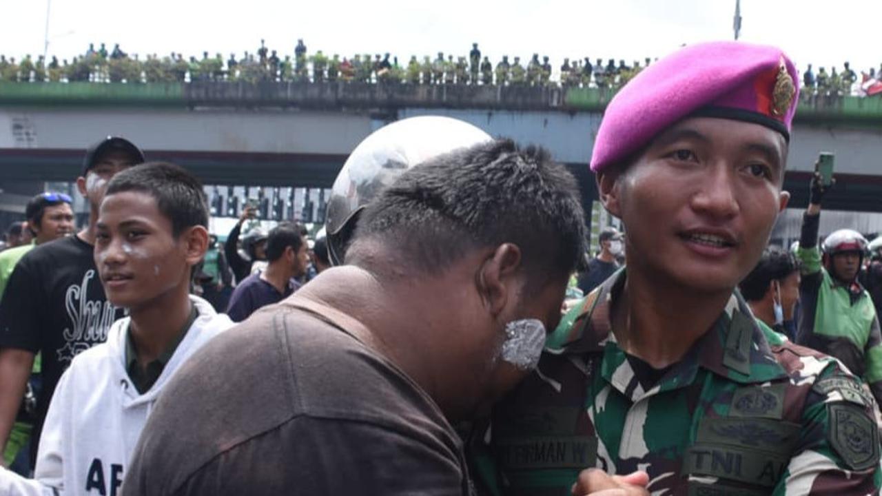 Korps Marinir TNI AL Hadir di Tengah Aspirasi Masyarakat saat Unjuk Rasa di Jakarta Hari Ini