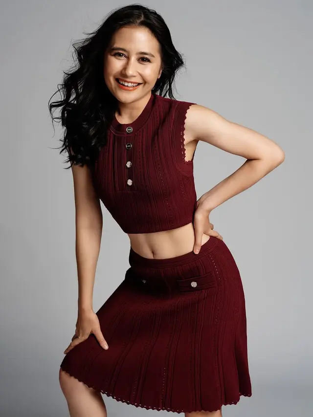 6 Inspirasi Busana Red Burgundy yang Jadi Tren 2024, dari Jennifer Coppen, Alyssa Daguise, hingga Mikha Tambayong