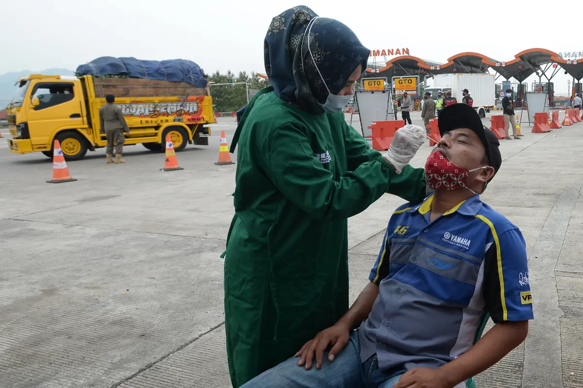 FOTO: Ada Larangan Mudik, Gerbang Tol Palimanan Terpantau Sepi