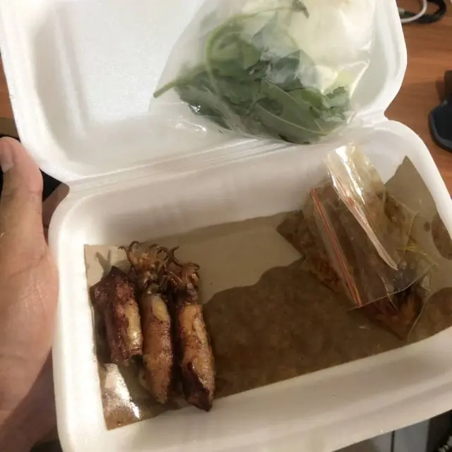 6 Potret Makanan Porsi Sedikit Ini Bikin Senyum Tipis, Jauh dari Kenyang