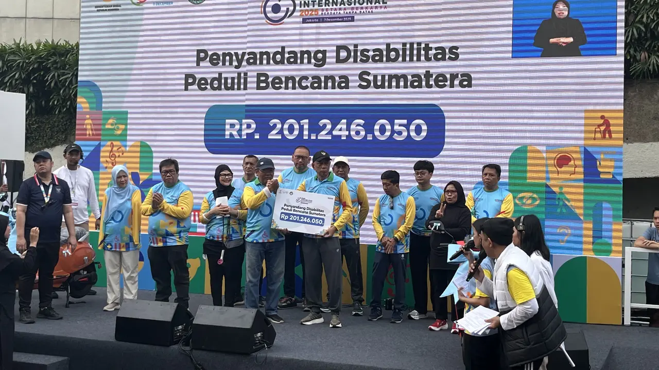 Wakil Menteri Sosial (Wamensos) Agus Jabo saat menghadiri Peringatan Hari Disabilitas Internasional 2025 di kawasan Car Free Day (CFD) Jakarta.