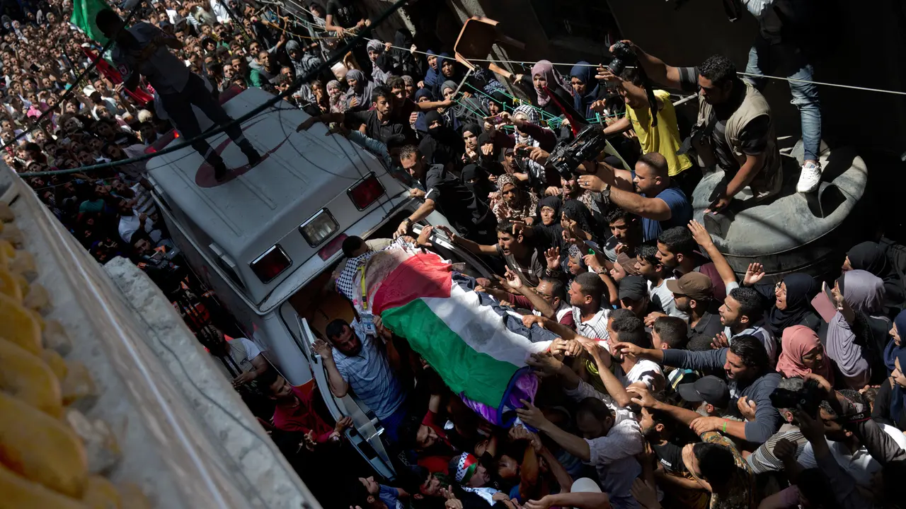 Ribuan Pelayat Iringi Pemakaman Perawat Palestina Razan Najjar