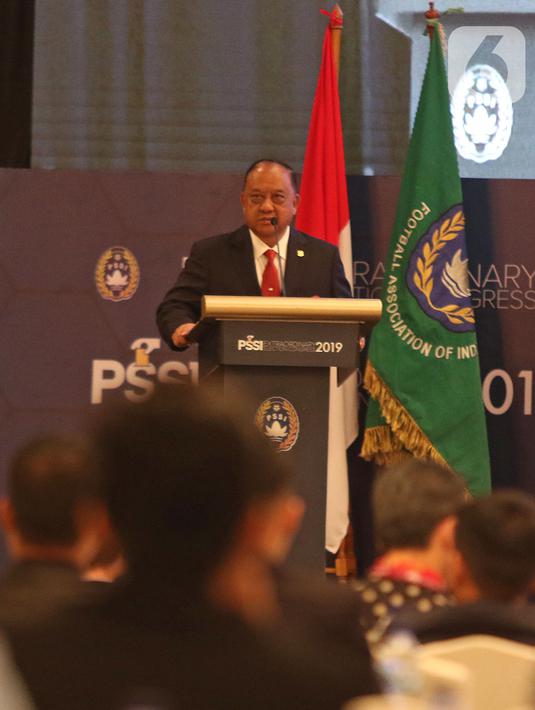 Komite Olahraga Nasional Indonesia (KONI), Marciano Norman memberikan sambutan pada Kongres Luar Biasa (KLB) Pemilihan PSSI di Jakarta, Sabtu (2/11/2019). Agenda KLB PSSI kali ini adalah pemilihan ketua umum, wakil ketua umum, serta 12 anggota Komite Eksekutif (Exco). (Liputan6.com/Herman Zakharia)