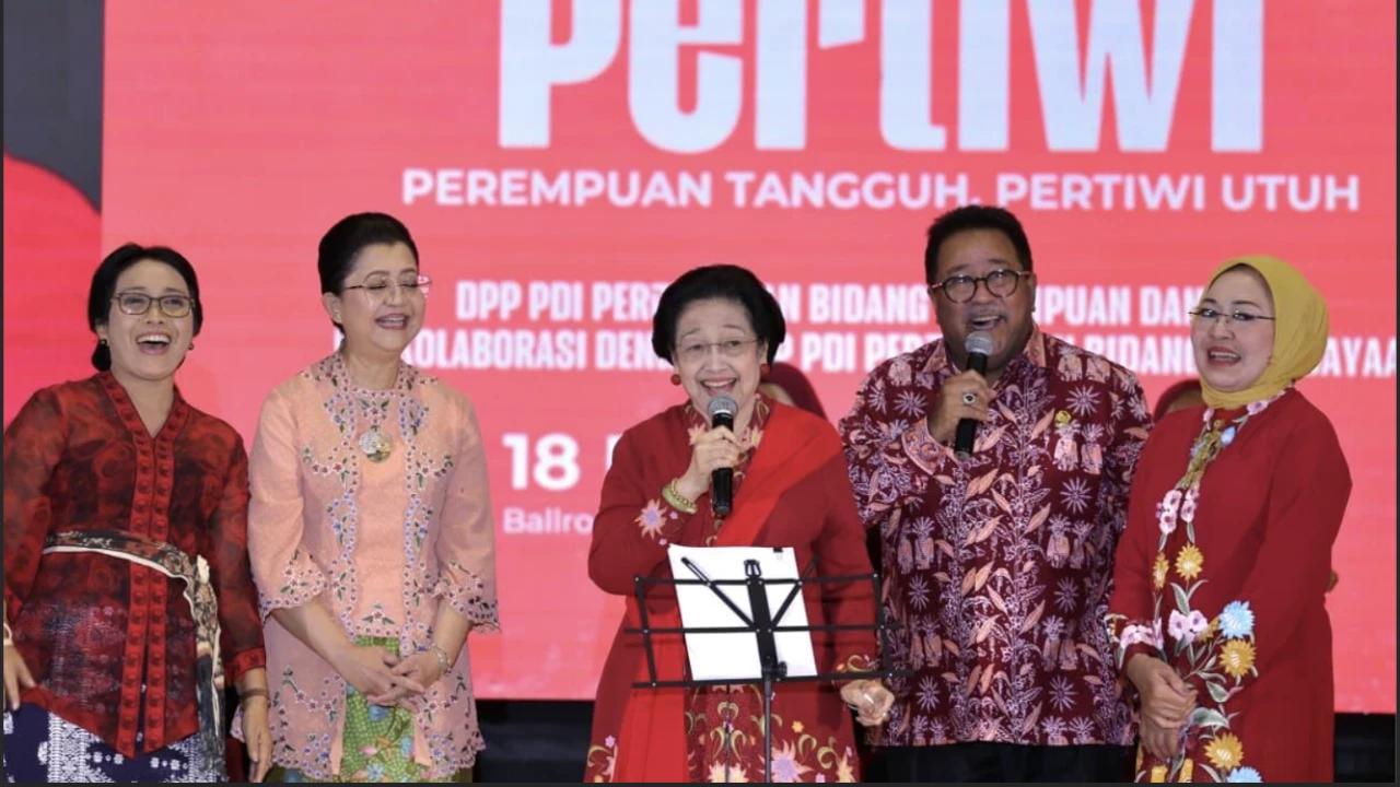 VIDEO: Emosi Megawati Nada Tinggi Ancam Kader PDIP Maling Uang Bencana "Saya Pecat Kau!"