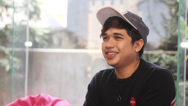 Jago Nyanyi Melayu Jadi Modal Azmi Bikin Lagu Baper Ini Showbiz Liputan6 Com