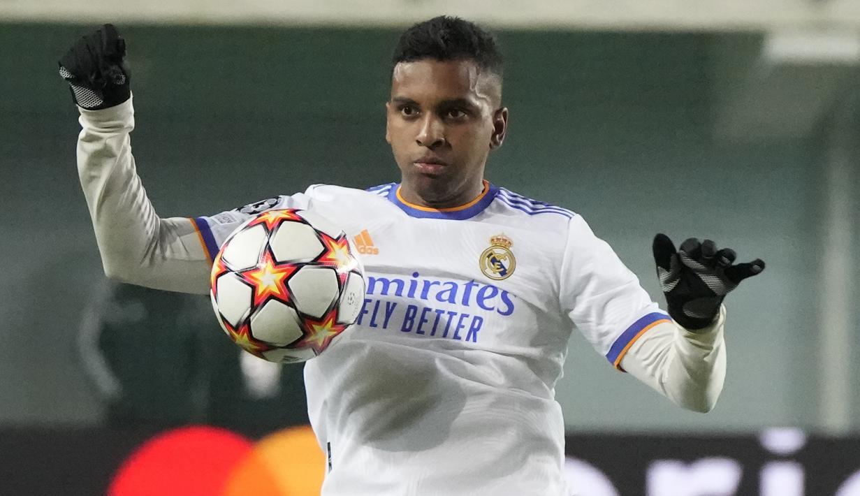<p>Rodrygo. Pemain asal Brasil ini didatangkan dari Santos pada awal musim 2019/2020. Ia terlebih dahulu memperkuat Real Madrid Castilla selama setengah musim. Belum menjadi pilihan utama, hingga kini ia telah mencetak 11 gol dan 13 assist dari total 76 laga. (AP/Sergei Grits)</p>