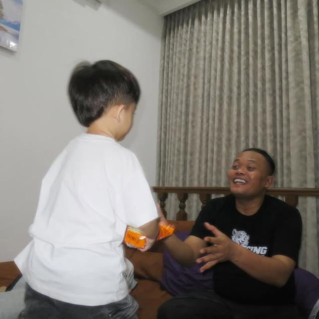 6 Potret Adzam Anak Sule Bertemu Selina, Sekalian Temu Kangen dengan Kakaknya