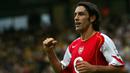 4. Robert Pires (Arsenal) - Robert Pires menikmati era kejayaannya bersama Arsenal pada tahun 2000-2006. Gelandang asal Prancis ini menyumbangkan dua gelar Liga Inggris dan dua Piala FA untuk Arsenal. (AFP/Carl De Souza)