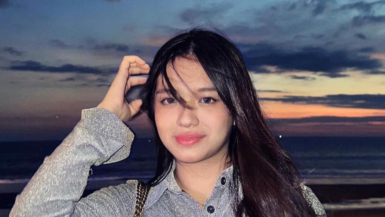 Foto-foto Terbaru Lovely Rumangkang Anak Angel Karamoy Kini Menginjak 16 Tahun, Penampilannya Makin Mencuri Perhatian