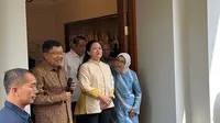 Ketua DPP PDIP Puan Maharani bertandang ke kediaman Wakil Presiden RI ke-10 dan ke-12 Jusuf Kalla alias JK di Jalan Brawijaya No. 6, Kebayoran Baru, Jakarta Selatan, Rabu (4/10/2023) (Liputan6.com/Nanda Perdana Putra)