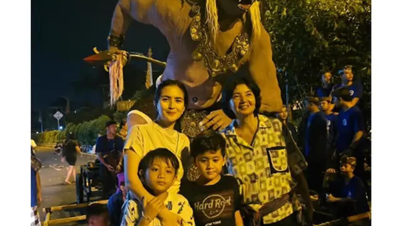 8 Potret Artis Rayakan Nyepi 2025, Jadi Momen Nikmati Parade Ogoh-Ogoh