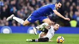 Davide Zappacosta - The Blues memboyong pemain berusia 29 tahun itu dari Torino pada musim panas 2017 dengan harga 25 juta euro. Gagal mendapatkan tempat di skuat utama Chelsea akhirnya Zappacosta menghabiskan dua musim terakhir dengan status pinjaman di AS Roma dan Genoa. (Foto: AFP/Glyn Kirk)