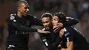 Trio penyerang PSG, Neymar (tengah), Mbappe (kiri), dan Edinson Cavani (kanan) menjadi kunci kemenangan timnya pada Liga Champions di Celtic Park, Glasgow, (12/9/2017). Neymar, Mbappe dan Cavani semakin kompak saat bermain bersama. (AFP/ Franck Fife)