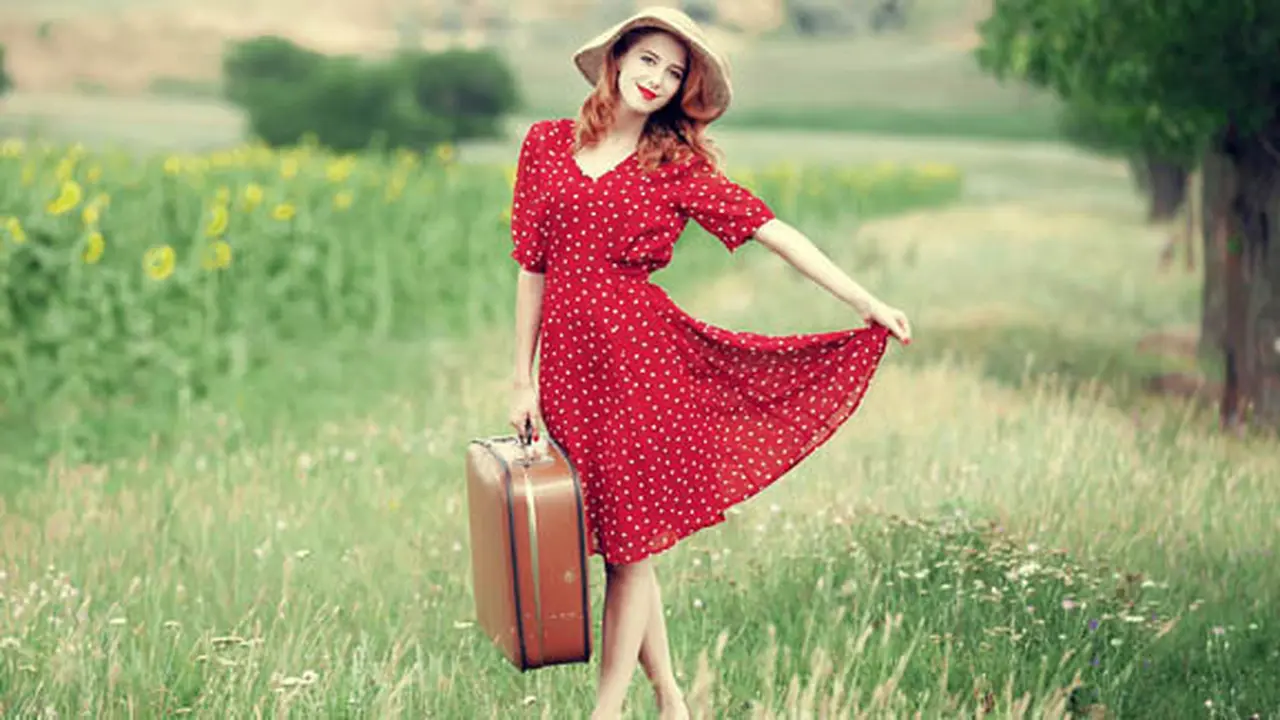 (C) shutterstock