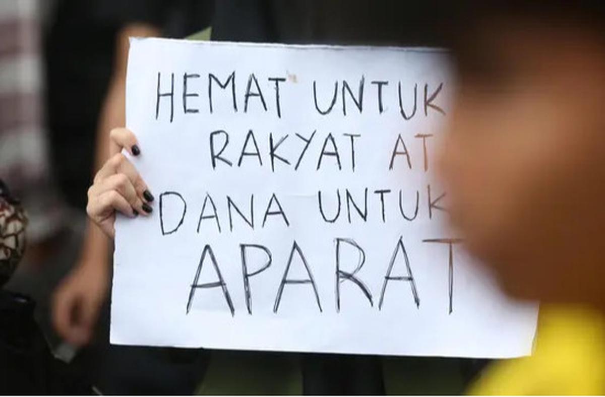 Indonesia Gelap, BEM SI Berunjuk Rasa di Patung Kuda Jakarta