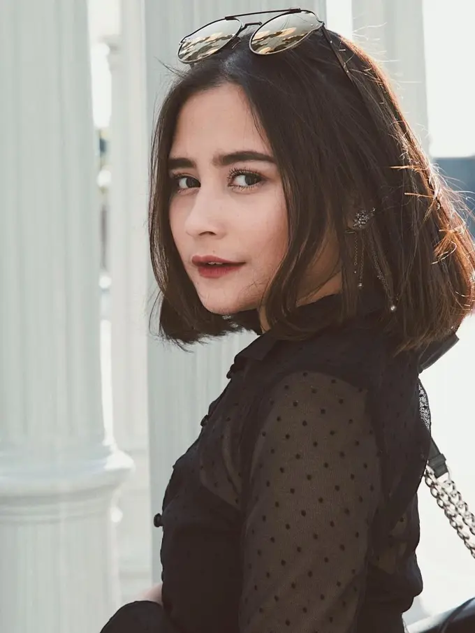 [Bintang] 3 Gaya Hairstyling Prilly Latuconsina Ini Cocok untuk Tipe Rambut Pendek