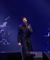Tulus akhirnya mewujudkan keinginannya membawa album Manusia dalam rangkaian tur konser. [Adrian Putra/Fimela.com]