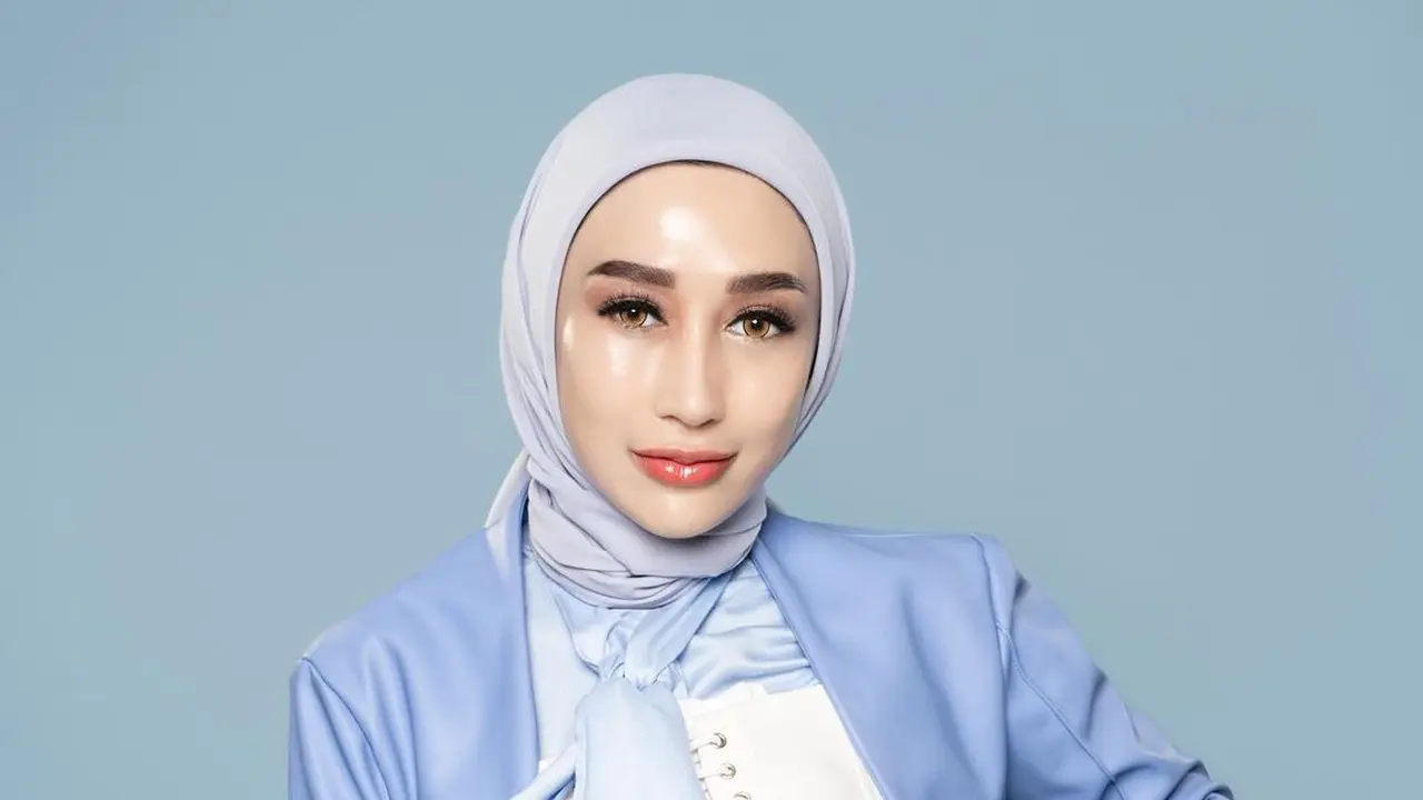Reza Gladys, dokter selaigus selebgram (Instagram/rezagladys)