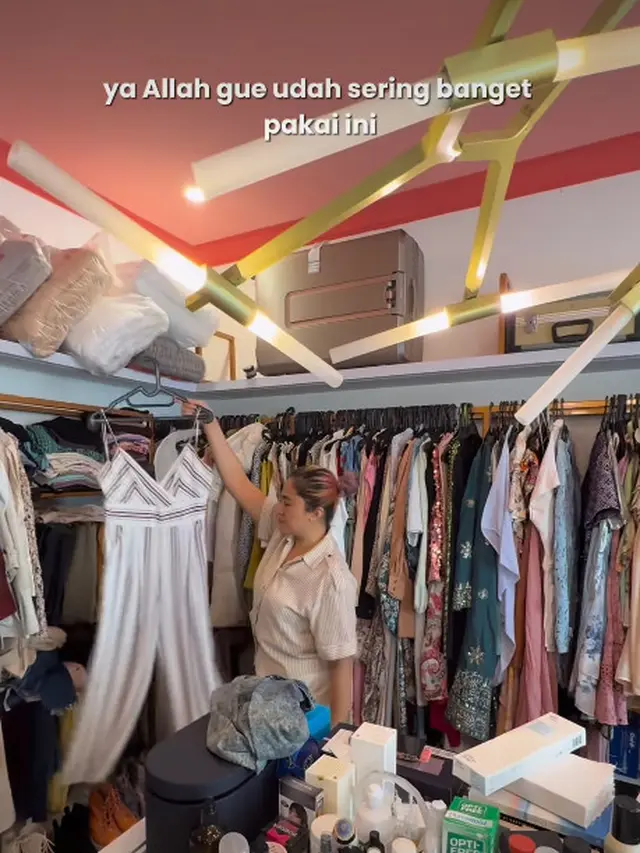 Potret Wardrobe Rumah Marshanda (Foto: Instagram @marshed.things dan @marshanda99)