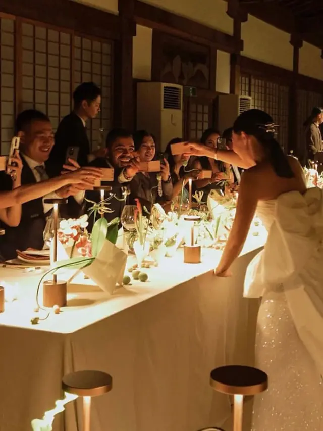 Brandon Salim dan Dhika Himawan Kembali Gelar Acara Pernikahan di Jepang.  [@anniecallesta]