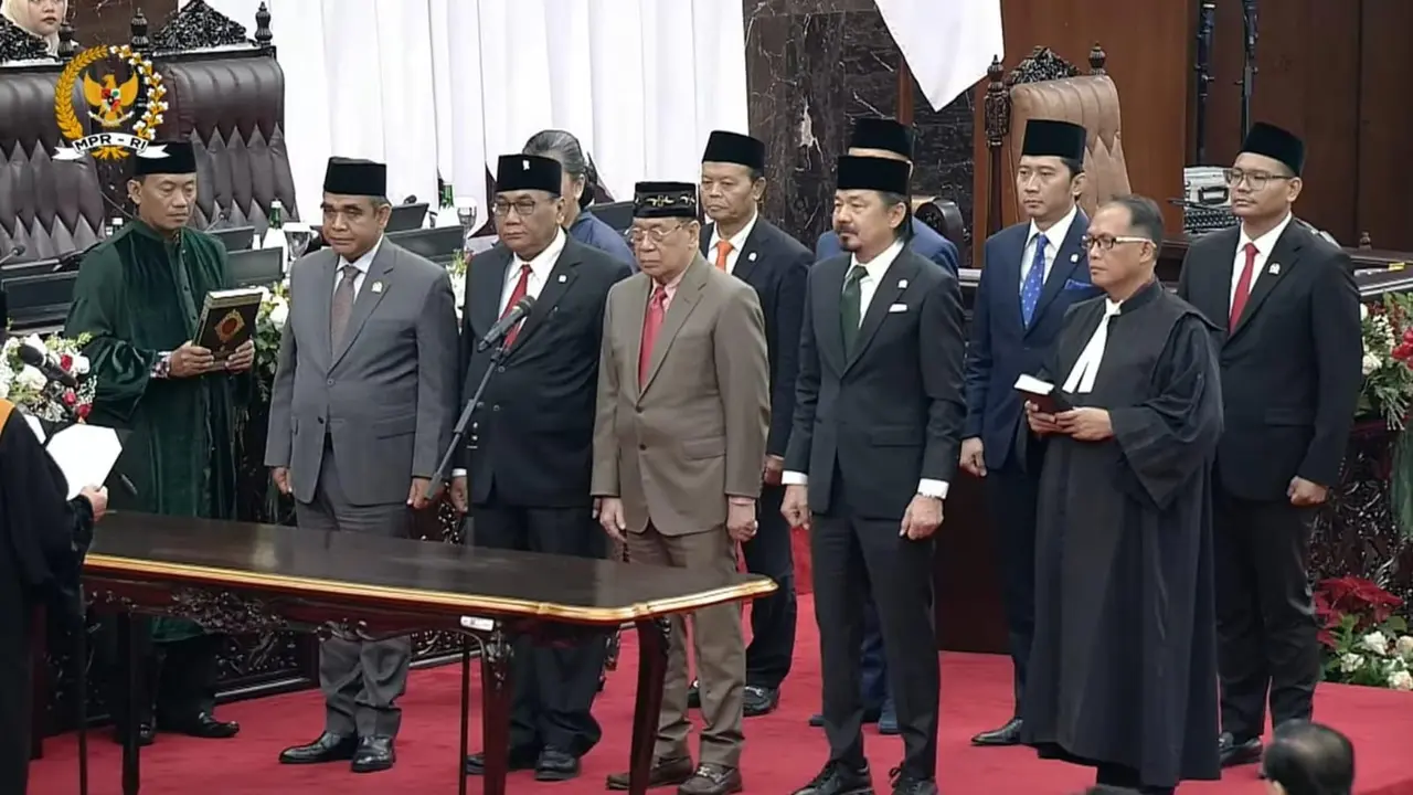 Ketua DPD KNPI Jakarta Ronny Bara Pratama mengucapkan selamat atas terpilihnya Sekretaris DPD KNPI Jakarta Abchandra Muhammad Akbar Supratman yang terpilih menjadi pimpinan MPR RI dari unsur DPD RI.