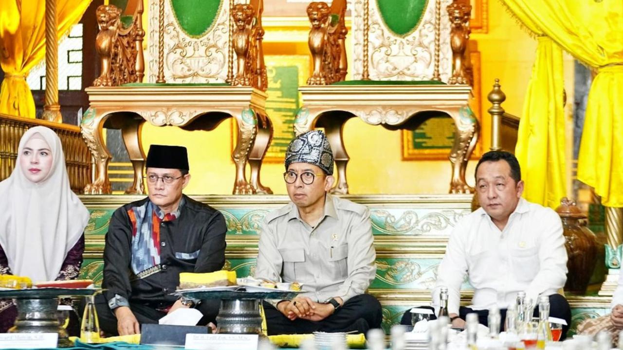 Menbud Fadli Zon di Istana Kadriah Pontianak