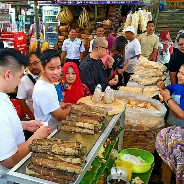 Potret Chef Arnold dan Gibran Rakabuming Blusukan Ke Pasar (sumber: instagram/arnoldpo)
