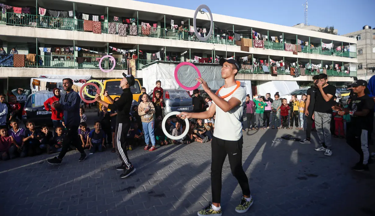 Sementara itu, Perserikatan Bangsa-Bangsa (PBB) menyebut Gaza sebagai tempat paling berbahaya di dunia bagi anak-anak. Ini setelah ribuan anak-anak Palestina tewas dalam serangan Israel di Jalur Gaza, diktuip dari ANTARA. (AP Photo/Mohammed Dahman)