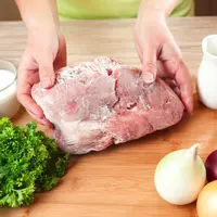 ilustrasi daging sapi beku/copyright by AlexussK (Shutterstock)